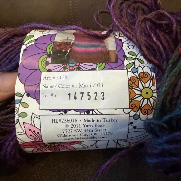 Yarn Bundle - Picture 12 of 15